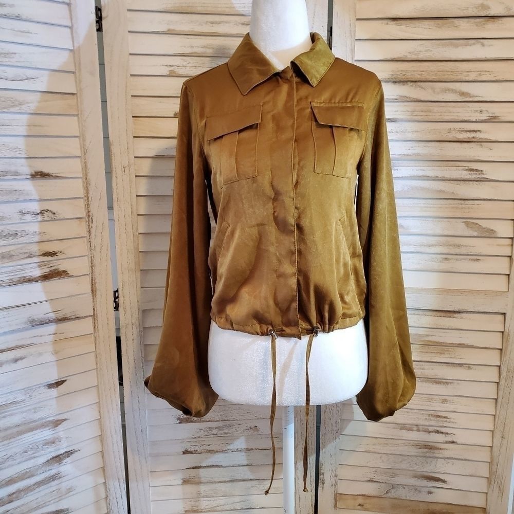 Lightweight bubble cuff jacket